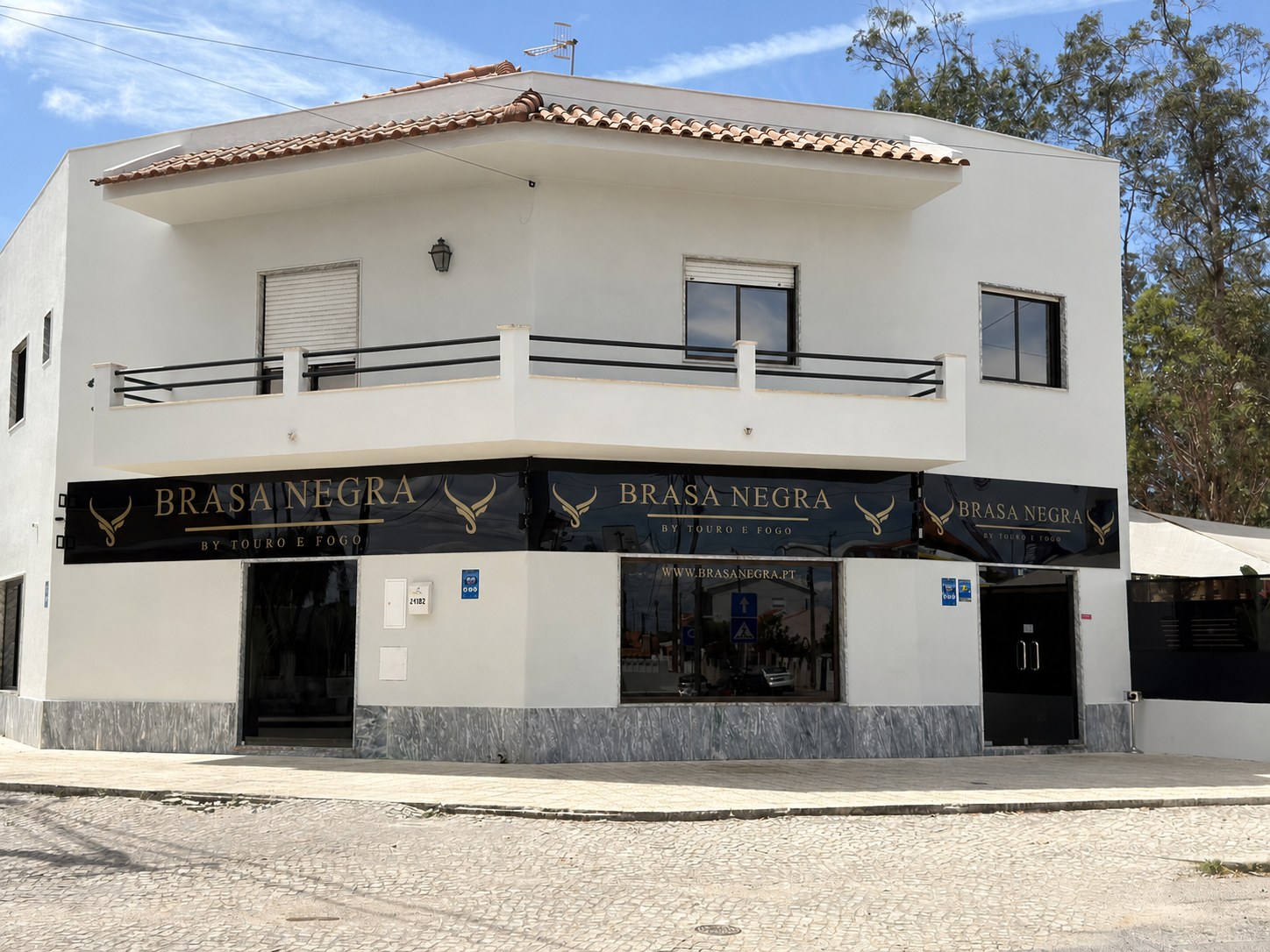 Fachada do restaurante Brasa Negra